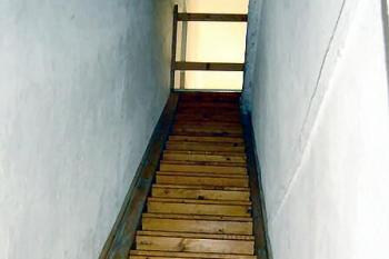 schodiště do podkroví ( © OKD, Báňské stavby Ostrava, 2005)