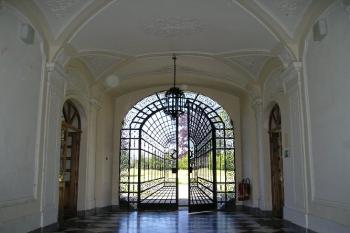 vstupní hala zámku (© de ardoise 05/2005)