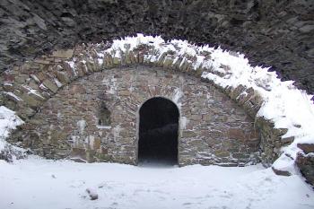 Podzemní prostory v jižní části jádra ( © Roman Řezáč 01/2005)