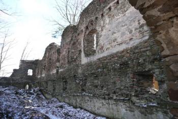 interiér jižní budovy 1. předhradí ( © Jan P. Štěpánek 02/2008)
