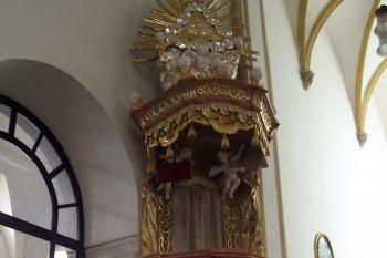 kostel sv. Tomáše z Canterbury - kazatelna ( © Ivo Rozehnal 06/2016)