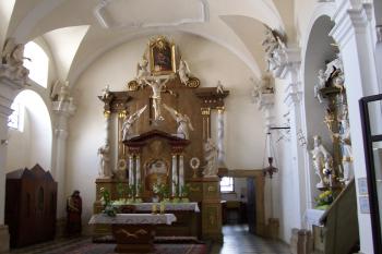 kostel sv. Tomáše z Canterbury  - Boční oltář Povýšení svatého Kříže ( © Ivo Rozehnal 06/2016)