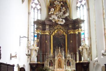 kostel sv. Tomáše z Canterbury  - centrální oltář ( © Ivo Rozehnal 06/2016)