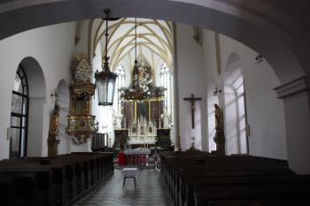 Průhled do presbytáře ( © Ivan Grisa 06/2010)