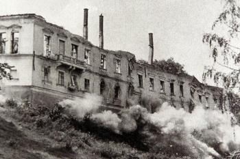 odstřel nepohodlného zámku v roce 1966 ( © Šlechtická sídla na Novojičínsku (J. Tichánek))