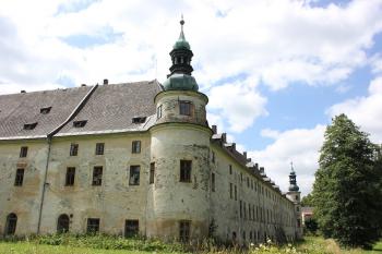 Pohled ze zahrady ( © Luděk Vláčil 07/2018)