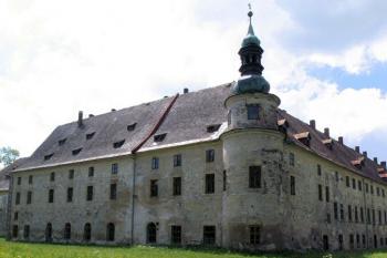 barokní křídla od severu ( © Pavel Zany Komárek 1/6/2005)