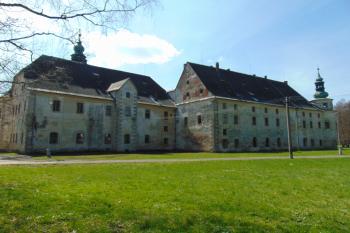 Napojení starší a novější části (© Dušan Dohňanský  04/2021)