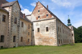 Pohled na zámek Janovice u Rýmařova (© Ivo Rozehnal  07/2026)