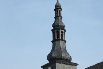 detail zámecké věže (© D Dohňanský, 04/2015)