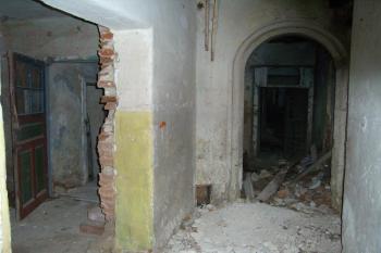 chodba v přízemí (© 06/2014)
