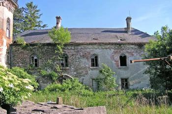 Střední palác ( © Luděk Pitter 06/2005)
