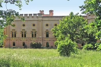 Východní průčelí ( © Luděk Pitter 06/2005)