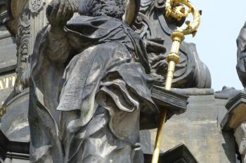 socy na sloupu Nejsvětější Trojice (© František Kinař, 08/2014)