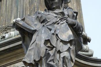 socy na sloupu Nejsvětější Trojice (© František Kinař, 08/2014)