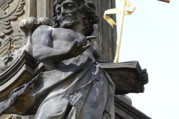 socy na sloupu Nejsvětější Trojice (© František Kinař, 08/2014)