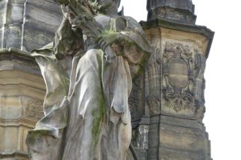 socy na sloupu Nejsvětější Trojice (© František Kinař, 08/2014)