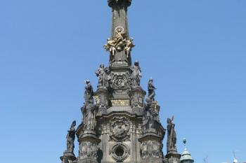 celkový pohled na sloup Nejsvětější Trojice ( © Jan P. Štěpánek 04/2009)