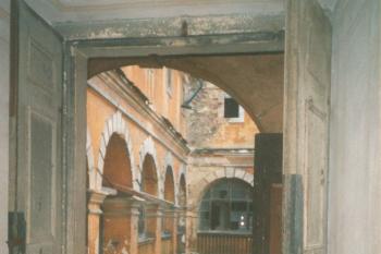 nádvoří (© Milan, 08/2008)