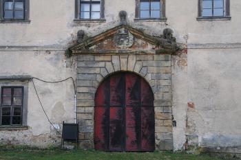 Západní portál ( © Ivan Grisa 04/2009)
