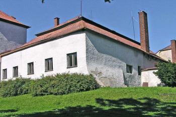 Jihozápadní nároží ( © Luděk Pitter 06/2005)