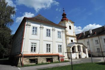 zámek od západu ( © Jan P. Štěpánek 09/2016)