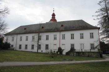 Pohled na sz. průčelí ( © Dušan Dohňanský 03/2020)