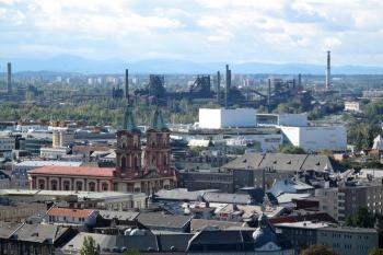 katedrála a Vítkovické železárny z věže Nové radnice (© Jan P. Štěpánek  08/2012)