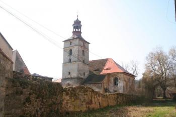 Kostel ze zámeckého příkopu ( © Ivan Grisa 04/2009)