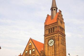 Evangelický kostel od jihovýchodu (© Jan P. Štěpánek, 03/2007)