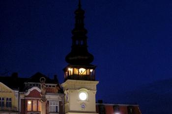 Mariánský sloup se Starou radnicí na moravskoostravském Masarykově náměstí ( © Jan P. Štěpánek 02/2008)