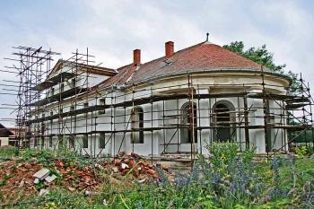 Pohled od severozápadu ( © Luděk Pitter 07/2005)