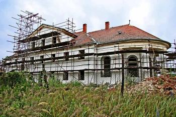 Západní průčelí ( © Luděk Pitter 07/2005)