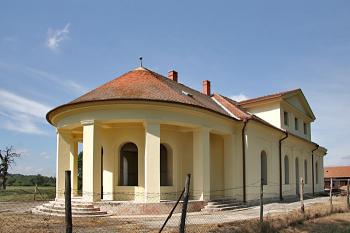 Lánský zámeček ( © Luděk Pitter 08/2007)