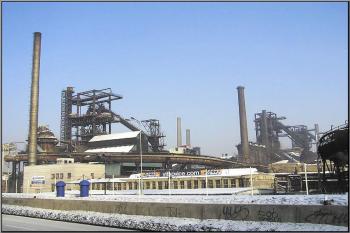 celkový pohled na památkově chráněný komplex železáren ( © Jan P. Štěpánek 01/2006)