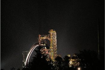 slavnostně nasvícené železárny ( © Jan P. Štěpánek 06/2005)