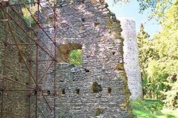 severní stěna paláce (© Miroslav Rybáček, 09/2006)
