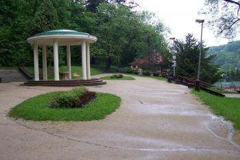 Luhačovice - Pramen Ottovka (© Ivo Rozehnal, 05/2010)