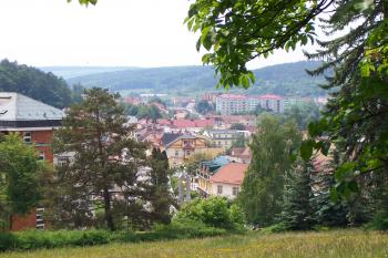 Luhačovice - Pár metrů od Aloisky je krásný pohled na lázeňské město (© Ivo Rozehnal, 05/2011)