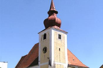 Průčelí kostela ( © Luděk Pitter 06/2005)