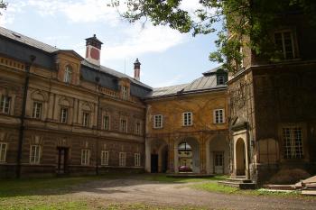 Pohled na nádvoří (© Jan Šebek, 08/2007)