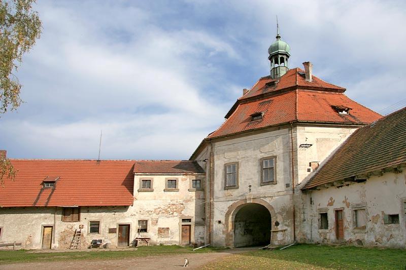 dvůr Hubenov