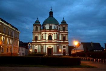 Noční bazilika minor (© Daniel Šmidrkal, 08/2016)