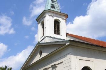 průčelí chrámu ( © Jan P. Štěpánek 07/2005)