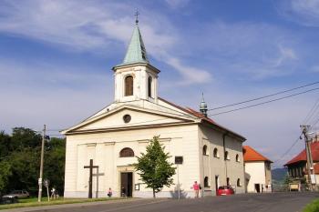čelní pohled na kostel sv. Martina ( © Jan P. Štěpánek 07/2008)