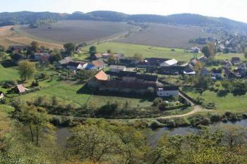 výhled z hradu na Sázavu (© Stanislav Drda 10/2007)