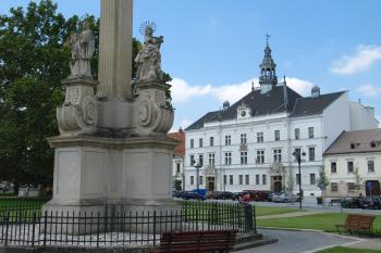 radnice s morovým sloupem (© Rodochrozit, 07/2010)