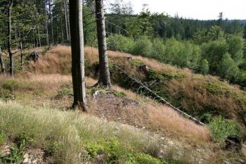 Příkop a val ( © Luděk Pitter 07/2005)