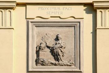 Bohyně s helmou ( © Luděk Pitter 07/2005)