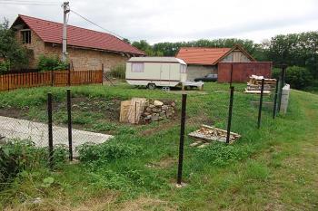 Pohled na zvýšené místo severovýchodu ( © Roman Řezáč 07/2005)